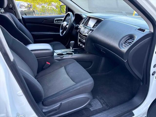 2019 Nissan Pathfinder S