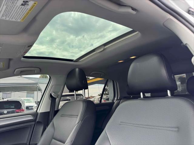 2017 Volkswagen Golf TSI Wolfsburg Edition 4-Door