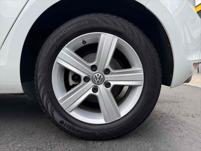 2017 Volkswagen Golf TSI Wolfsburg Edition 4-Door