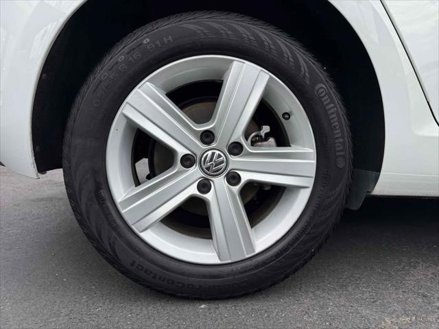 2017 Volkswagen Golf TSI Wolfsburg Edition 4-Door