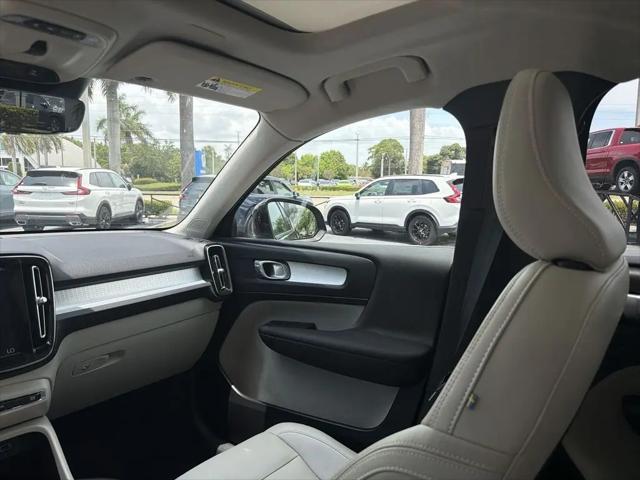 2020 Volvo XC40 T5 Momentum