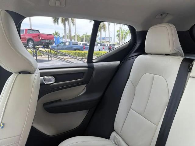 2020 Volvo XC40 T5 Momentum