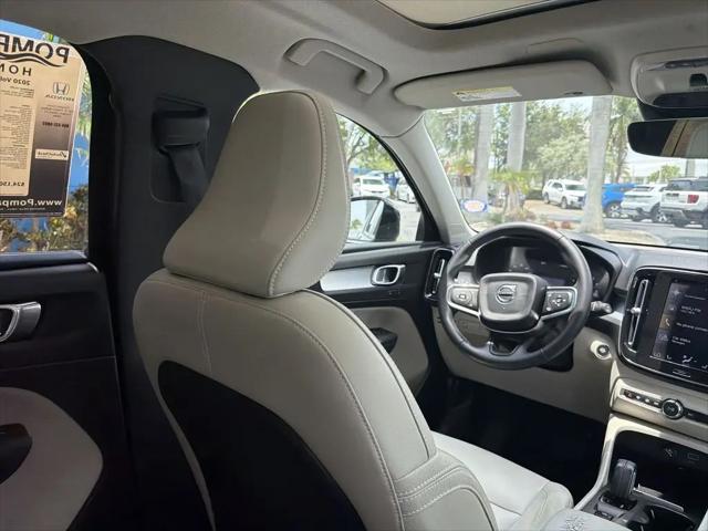 2020 Volvo XC40 T5 Momentum