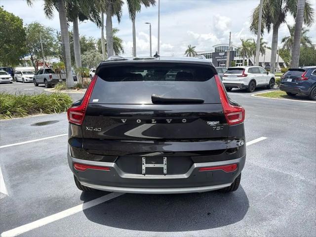 2020 Volvo XC40 T5 Momentum