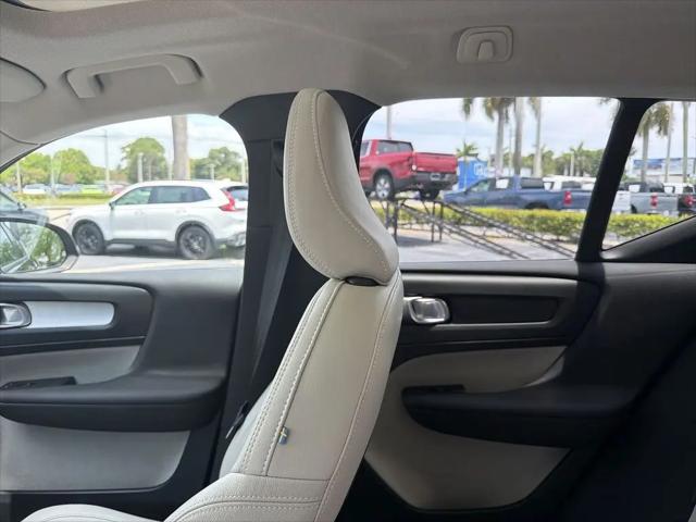 2020 Volvo XC40 T5 Momentum