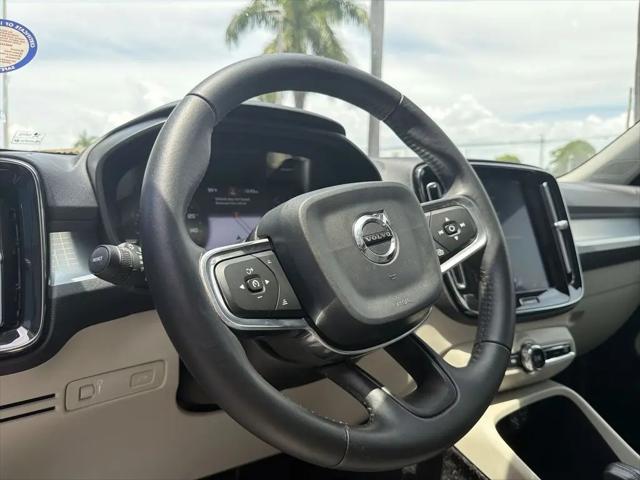 2020 Volvo XC40 T5 Momentum