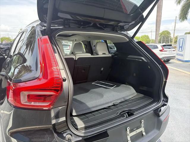 2020 Volvo XC40 T5 Momentum