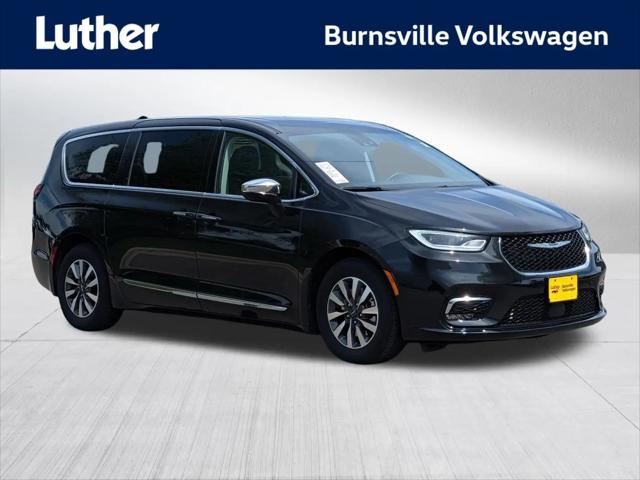 2023 Chrysler Pacifica Hybrid Limited for sale in Burnsville, MN