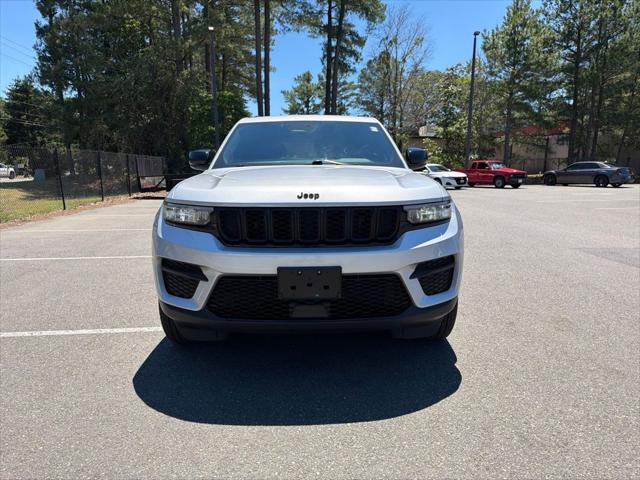 2025 Jeep Grand Cherokee Altitude 4x4