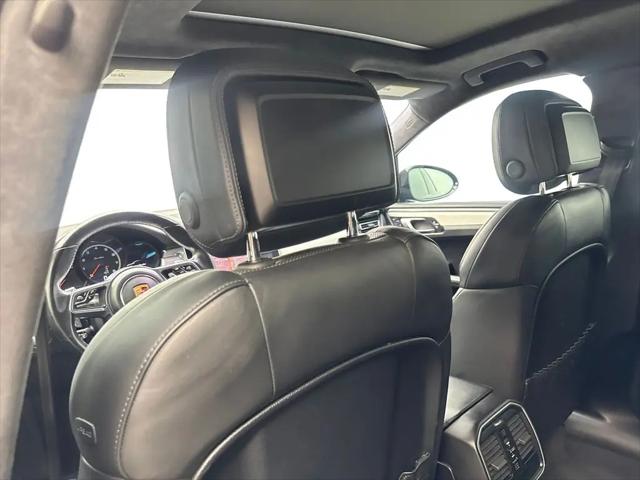 2020 Porsche Macan Turbo