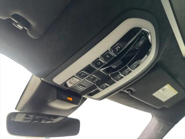 2020 Porsche Macan Turbo