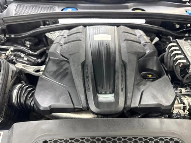 2020 Porsche Macan Turbo