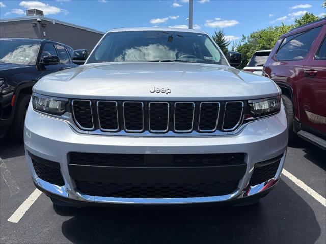 2023 Jeep Grand Cherokee L Laredo 4x4