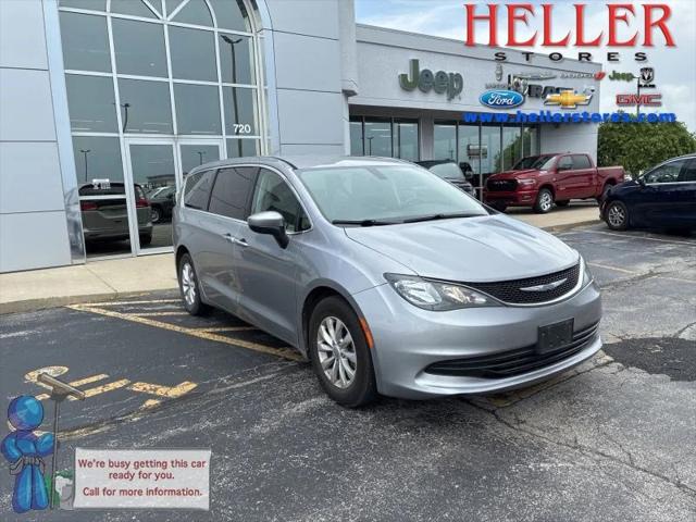 2017 Chrysler Pacifica Touring for sale in Pontiac, IL