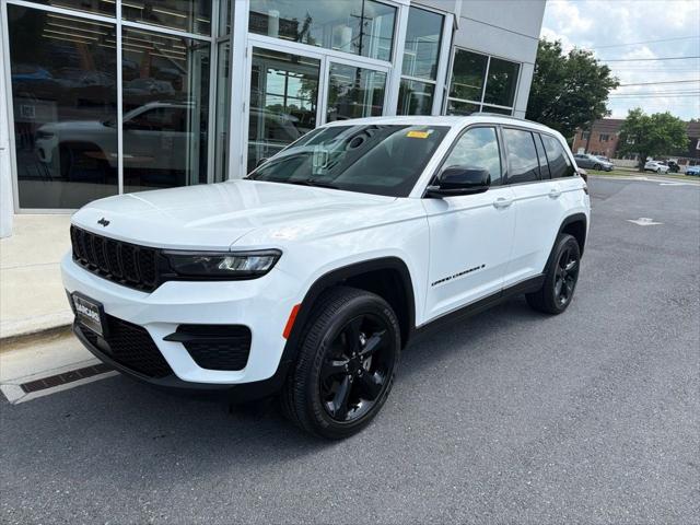 2023 Jeep Grand Cherokee Altitude 4x4 2023 Jeep Grand Cherokee Altitude 4x4