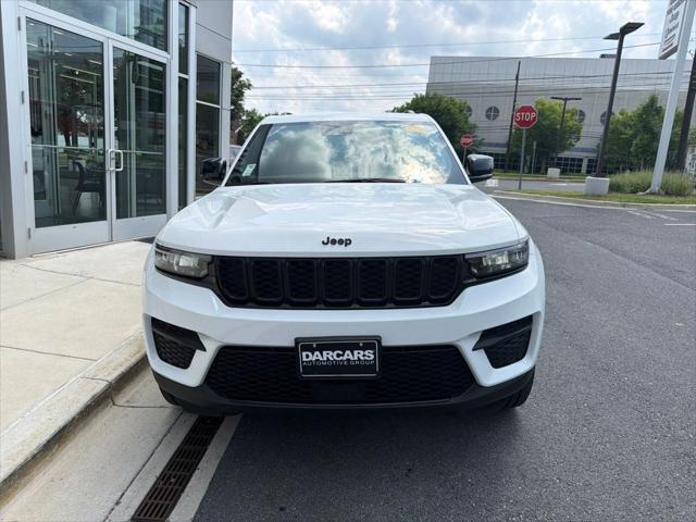 2023 Jeep Grand Cherokee Altitude 4x4 2023 Jeep Grand Cherokee Altitude 4x4