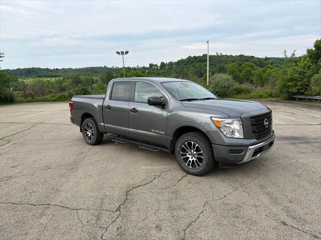 2023 Nissan TITAN Crew Cab SV 4x4 2023 Nissan TITAN Crew Cab SV 4x4