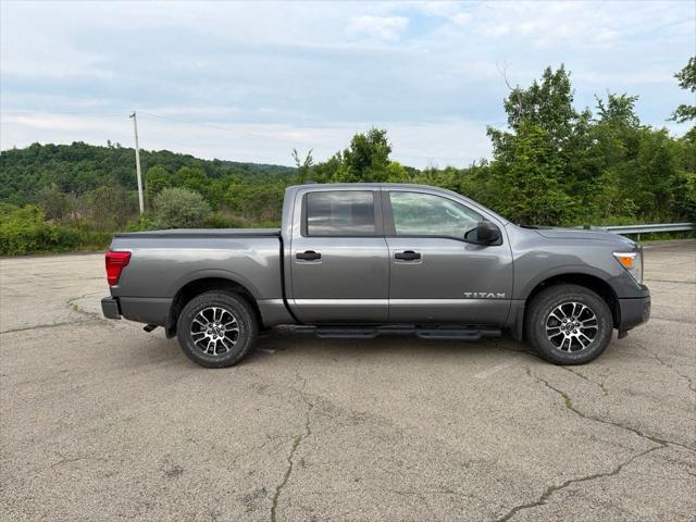 2023 Nissan TITAN Crew Cab SV 4x4 2023 Nissan TITAN Crew Cab SV 4x4