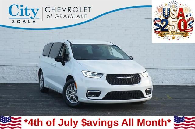2024 Chrysler Pacifica Touring L for sale in Grayslake, IL