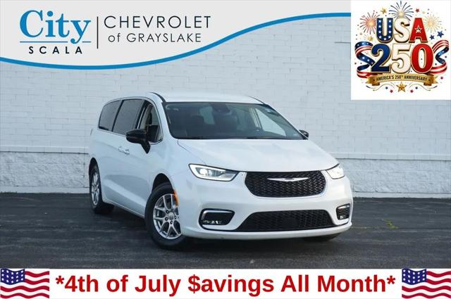 2024 Chrysler Pacifica Touring L for sale in Grayslake, IL