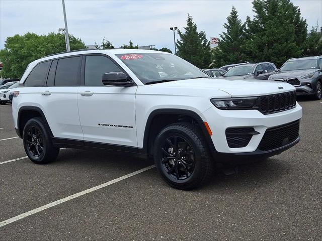 2025 Jeep Grand Cherokee Altitude 4x4 for sale in Trevose, PA
