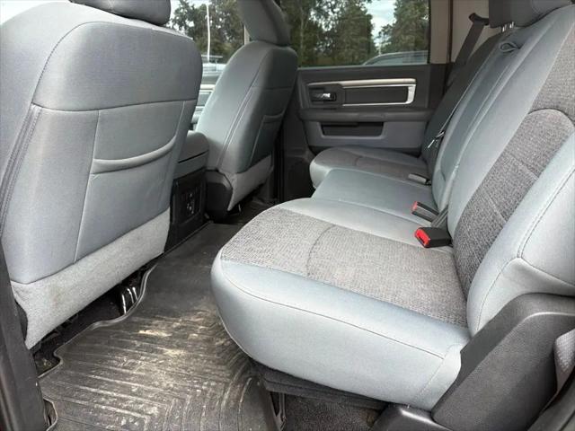 2017 Ram 3500 Big Horn Crew Cab 4x4 8' Box