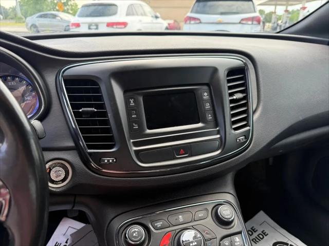 2016 Chrysler 200 S