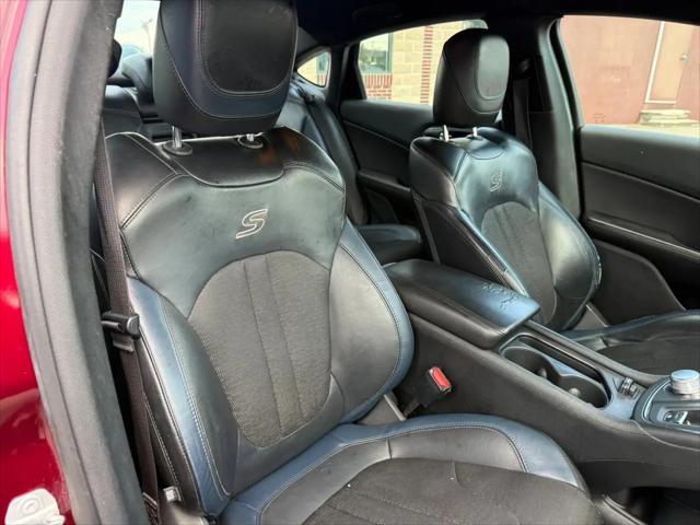 2016 Chrysler 200 S