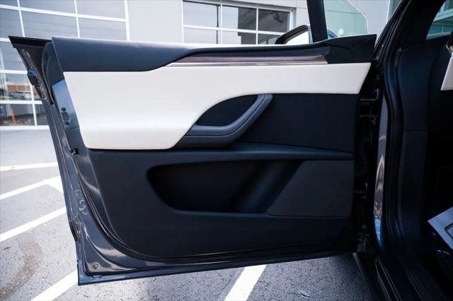 2023 Tesla Model X Standard Range