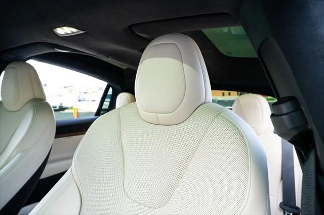 2023 Tesla Model X Standard Range