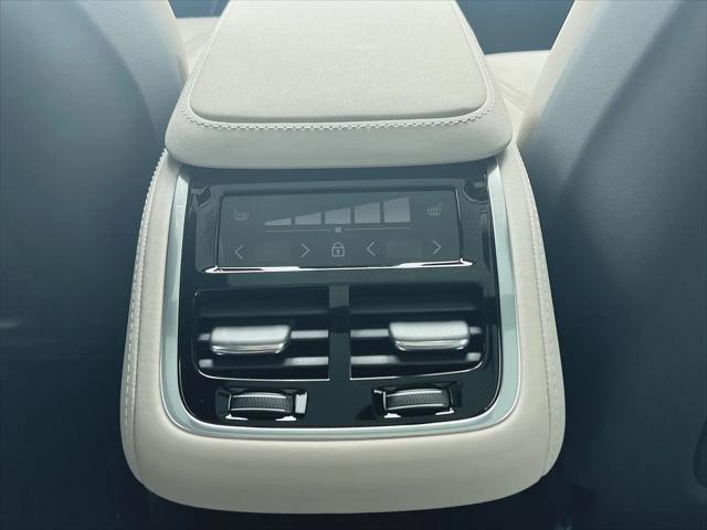 2026 Volvo XC90 Plus, B6 AWD Gas mild hybrid, Gasoline, Bright, 7 Seats