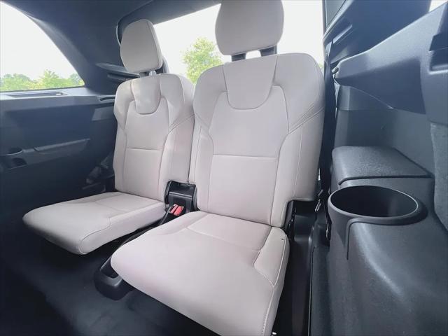2026 Volvo XC90 Plus, B6 AWD Gas mild hybrid, Gasoline, Bright, 7 Seats