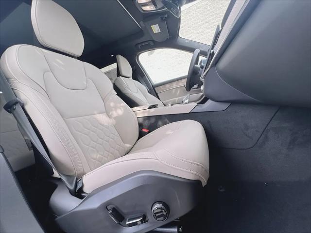 2026 Volvo XC90 Plus, B6 AWD Gas mild hybrid, Gasoline, Bright, 7 Seats