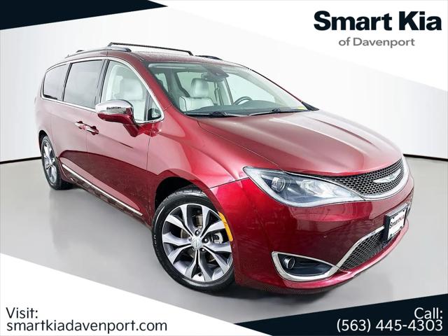2017 Chrysler Pacifica Limited for sale in Davenport, IA