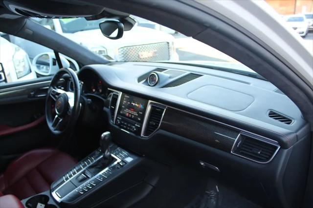 2017 Porsche Macan Turbo