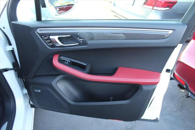 2017 Porsche Macan Turbo