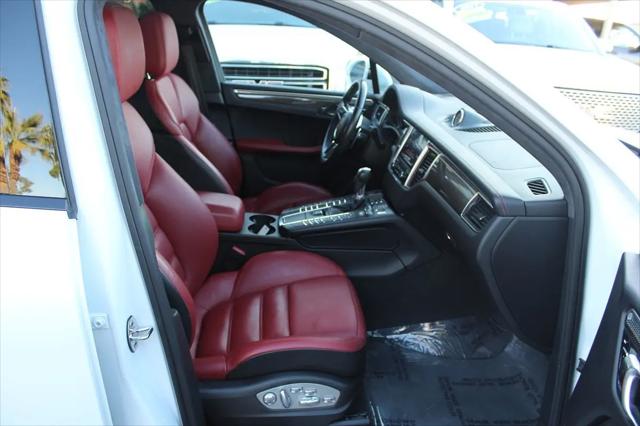 2017 Porsche Macan Turbo