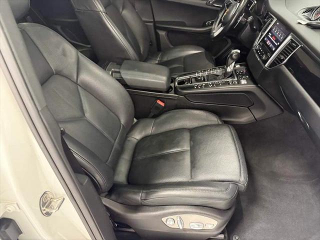 2017 Porsche Macan Base