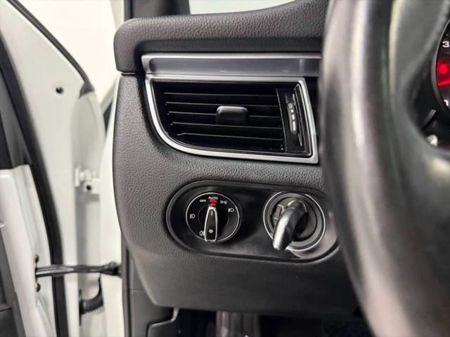 2017 Porsche Macan Base