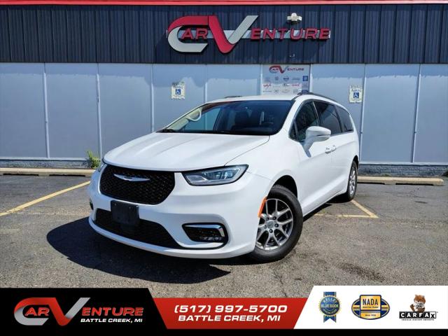 2022 Chrysler Pacifica Touring L for sale in Lansing, MI