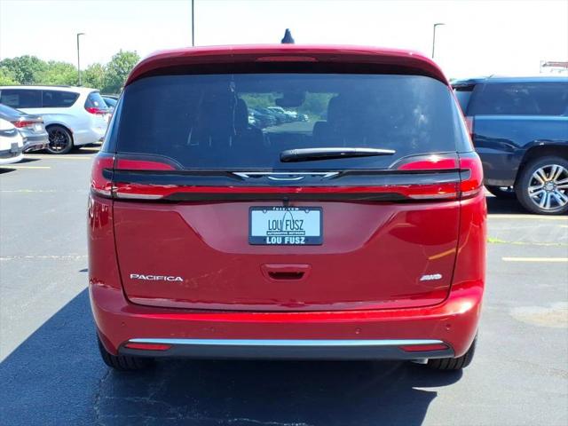 2027 Chrysler Pacifica Select