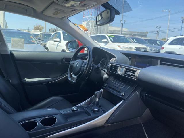 2016 Lexus IS 200t 200t