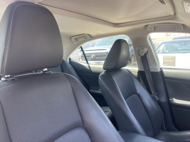 2016 Lexus IS 200t 200t