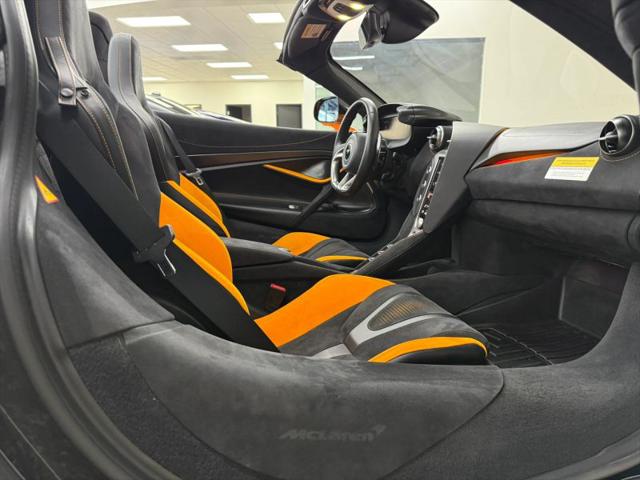 2025 McLaren 750S Spider