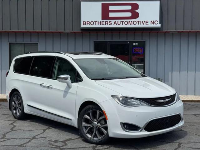 2017 Chrysler Pacifica Limited for sale in Aberdeen, NC