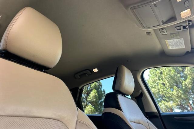 2020 Ford Escape Titanium Hybrid