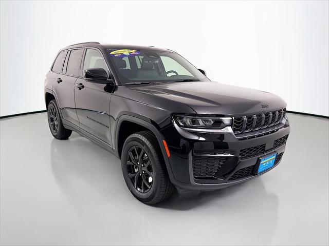 2026 Jeep Grand Cherokee Altitude 4x4 for sale in Cohasset, MN
