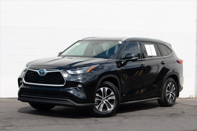 2022 Toyota Highlander Hybrid XLE