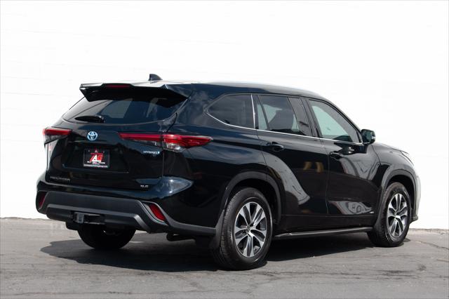 2022 Toyota Highlander Hybrid XLE