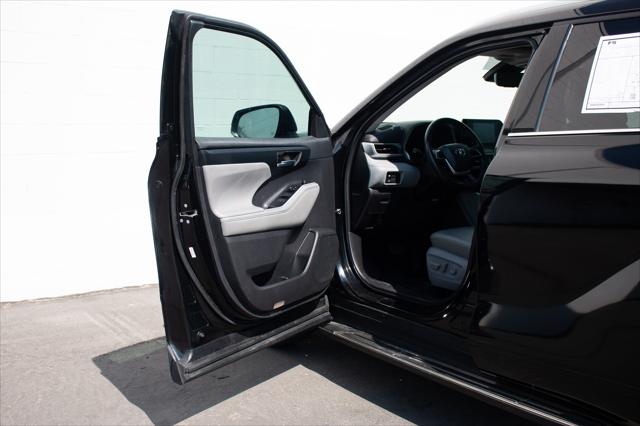 2022 Toyota Highlander Hybrid XLE